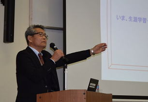 講師：宇美町立図書館長　黒田　修三氏